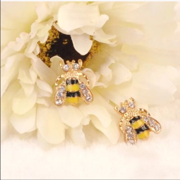 Bumblebee Stud Earrings - Picture 7 of 10